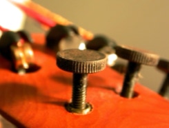 cello fine tuner screws